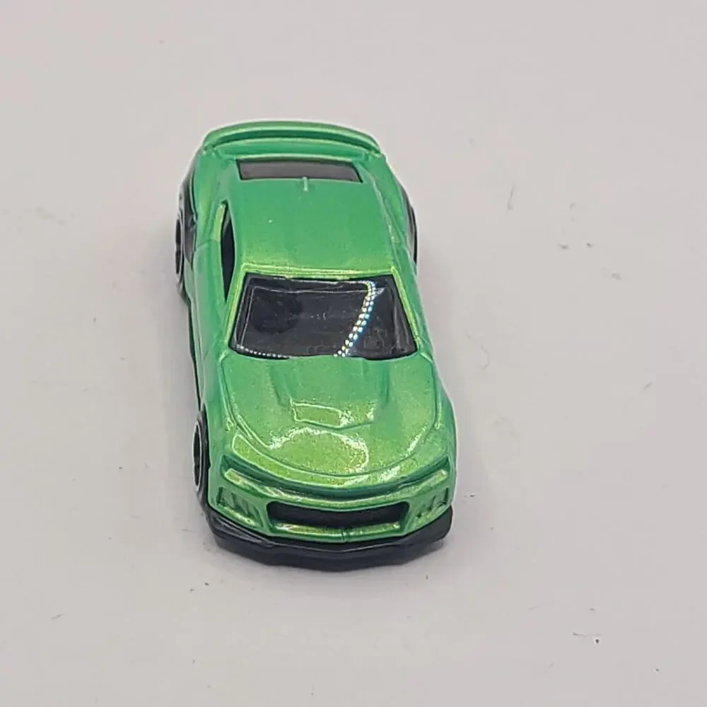 2016-2024 CHEVY CHEVROLET CAMARO ZL1 GREEN 1/64 SCALE DIORAMA DIECAST MODEL CAR